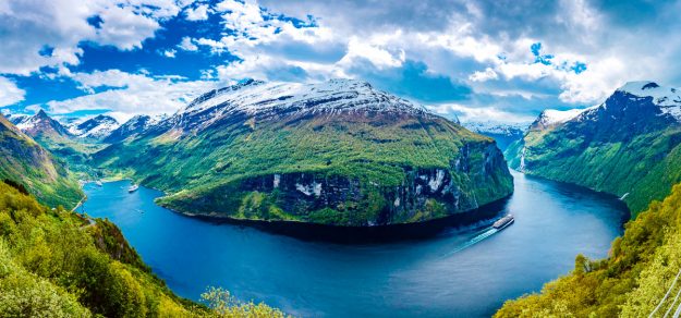 Voyage-organisé-Norvege-Geiranger-Fjord-milieu-Voyage-Del-Tour